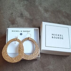 NIB Nickel And Suede Hammered Gold Leather Earrings Willow